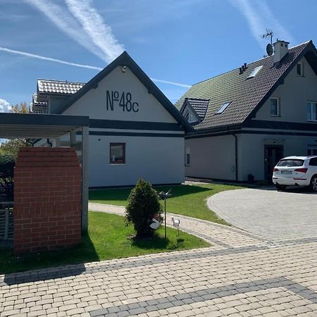 48C Domki Letniskowe I Apartament Поберово Экстерьер фото